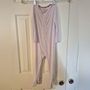 🌼$9 Magnetic Me Footie